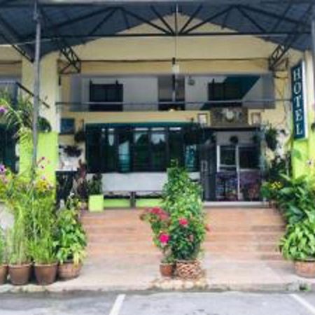 Oyo 90760 Lily Haven Hotel Tanah Rata Extérieur photo